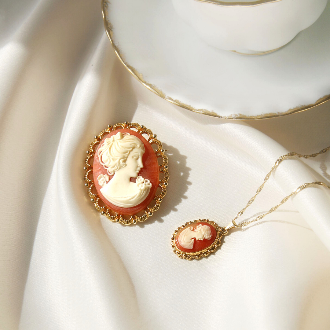 Marianne Vintage Cameo Necklace